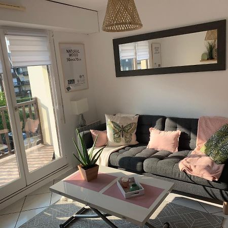 Fleur Marine 8 Apartment Кабур Екстериор снимка